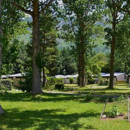 Les gîtes de Beille Les Cabannes  Extérieur photo